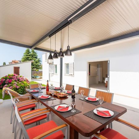 Villa Irena With Private Pool In Poreč Kültér fotó