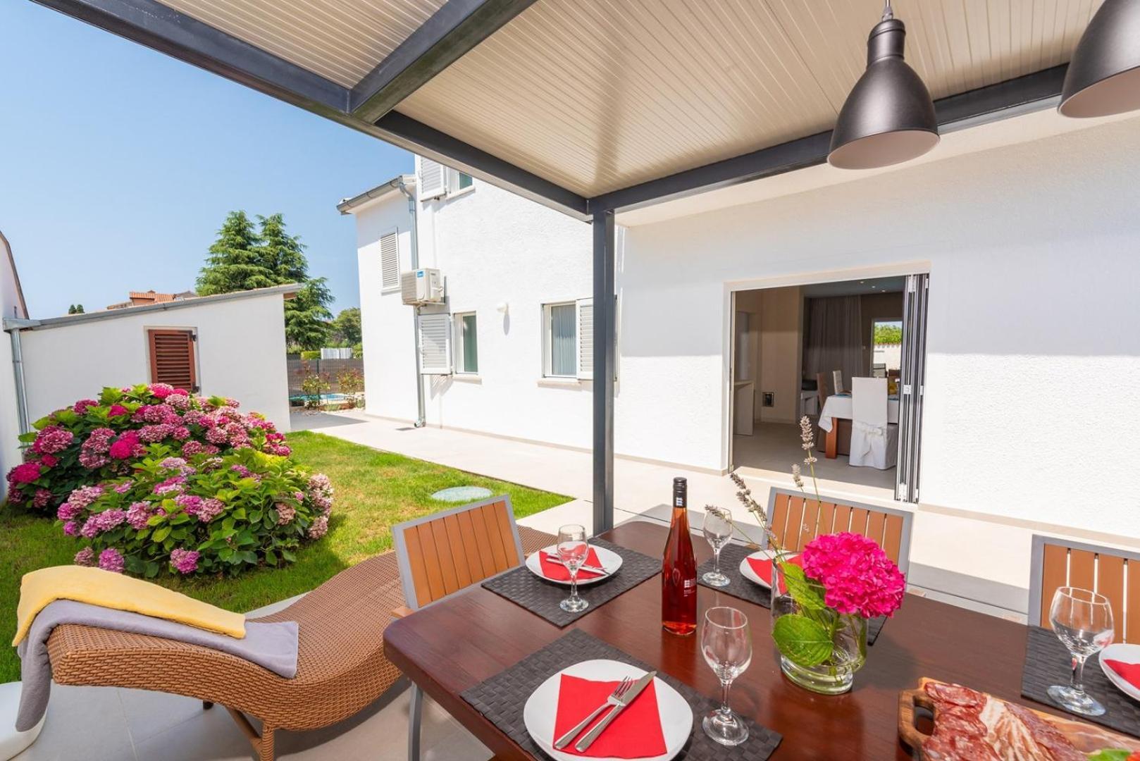 Villa Irena With Private Pool In Poreč Kültér fotó